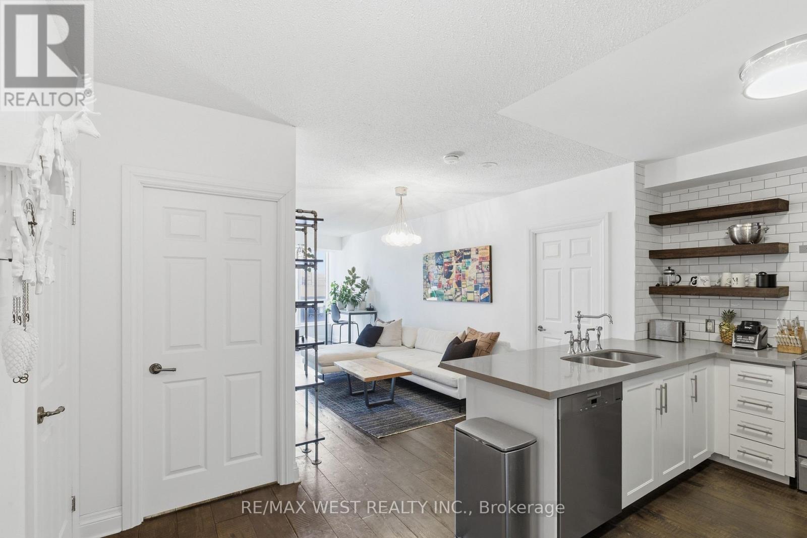 #1709 55 BLOOR STREET E - 6