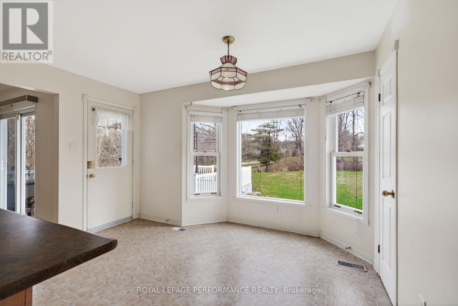 63 COLUMBIA AVENUE - 10