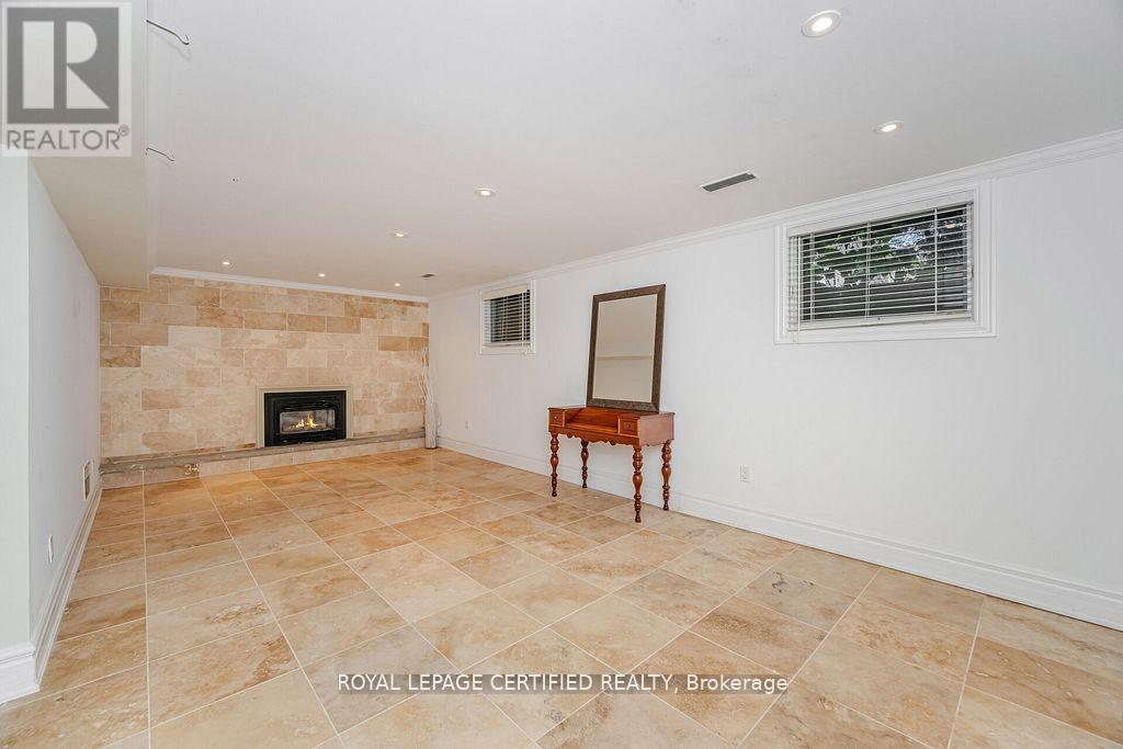 2197 COURRIER LANE — photo 38