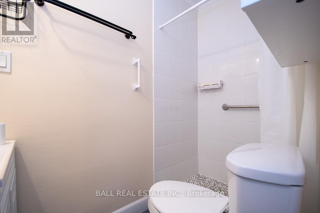 1684 SHERBROOKE STREET — photo 28