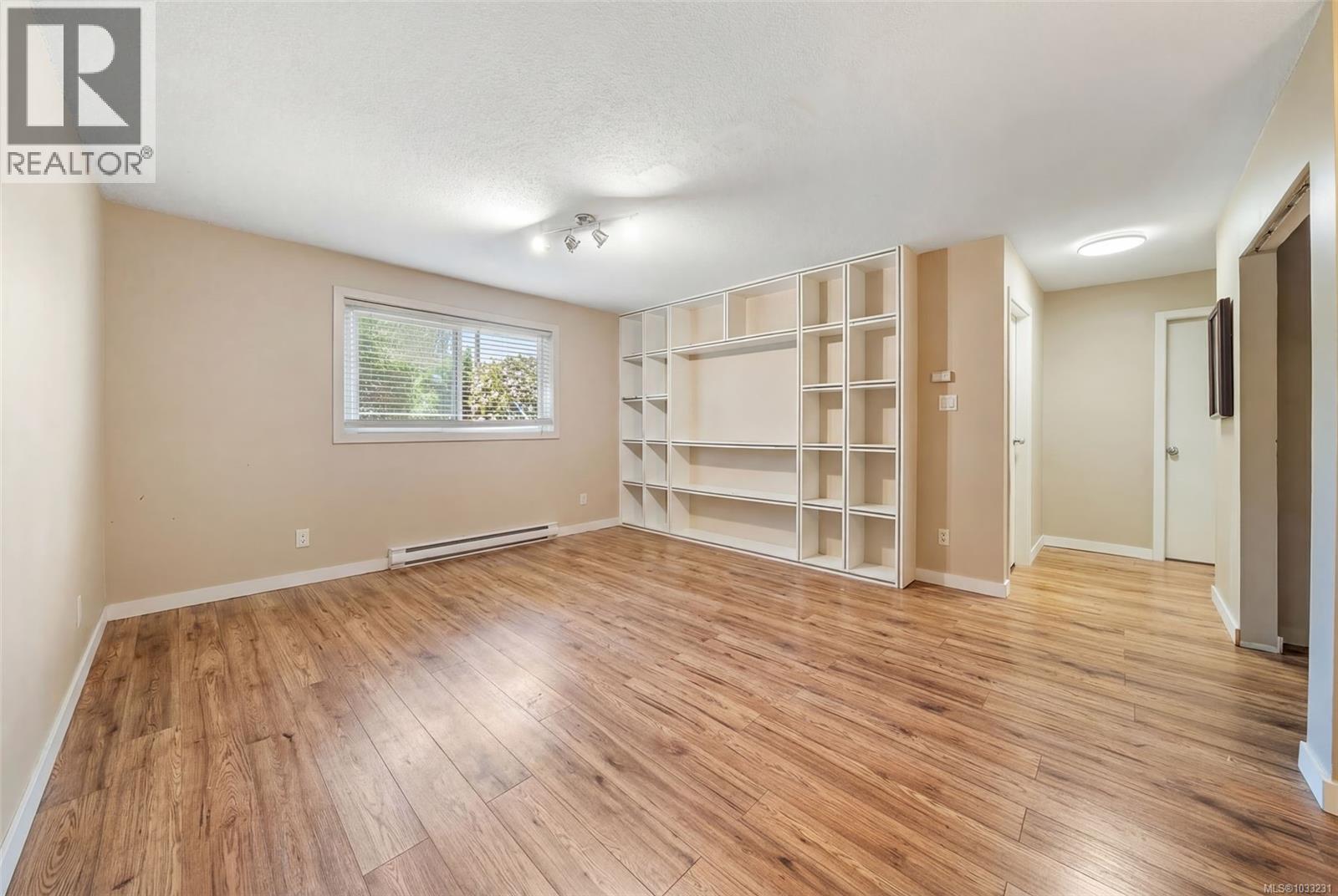 #103 3235 Quadra St - 2