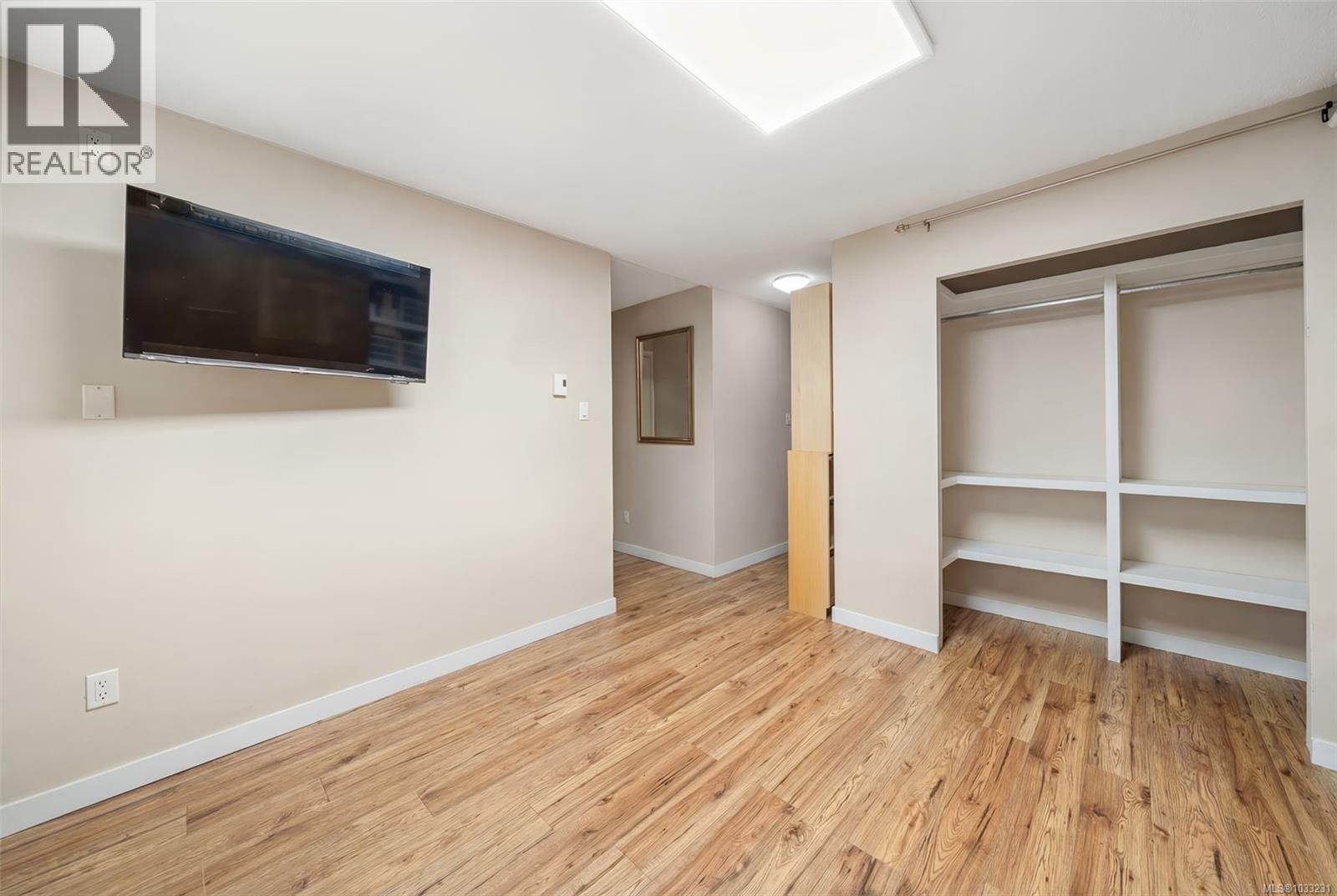 #103 3235 Quadra St - 20