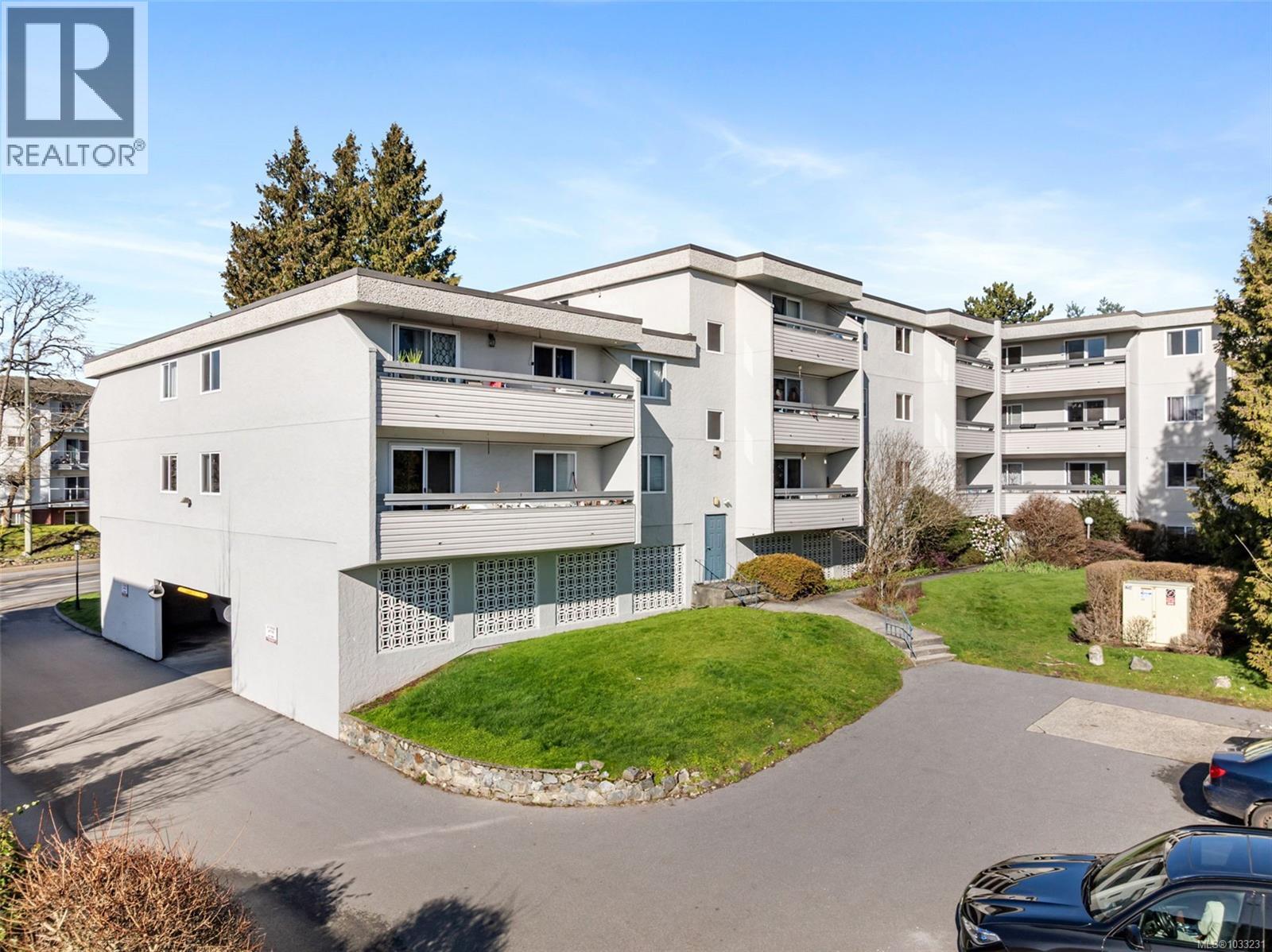 #103 3235 Quadra St - 28