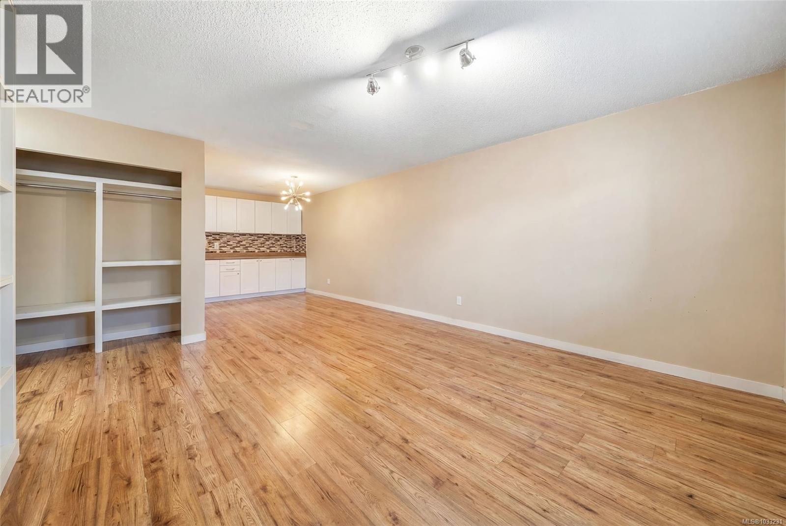 #103 3235 Quadra St - 4