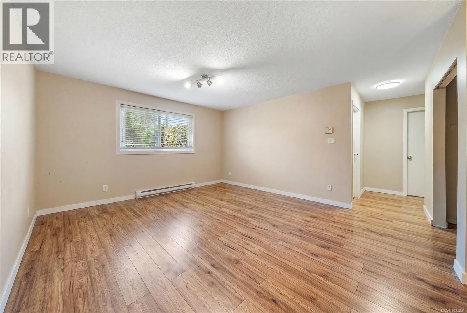 #103 3235 Quadra St - 9