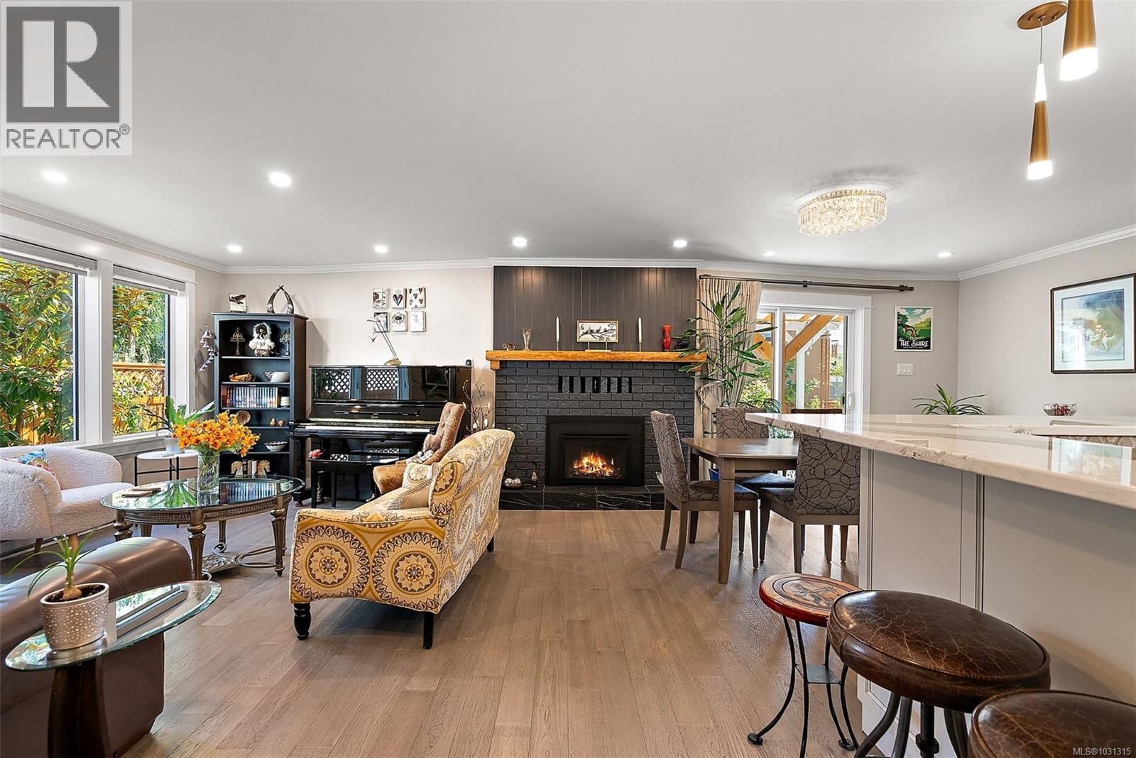  2485 Orchard Avenue, Sidney