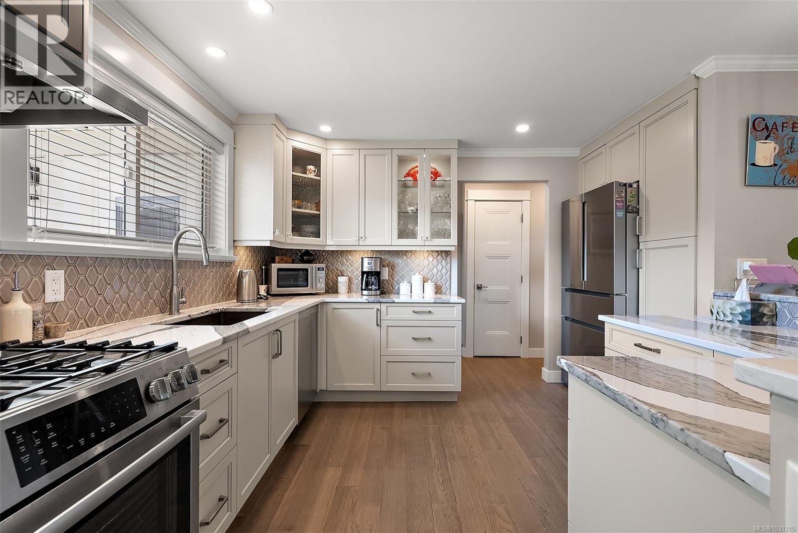  2485 Orchard Avenue, Sidney