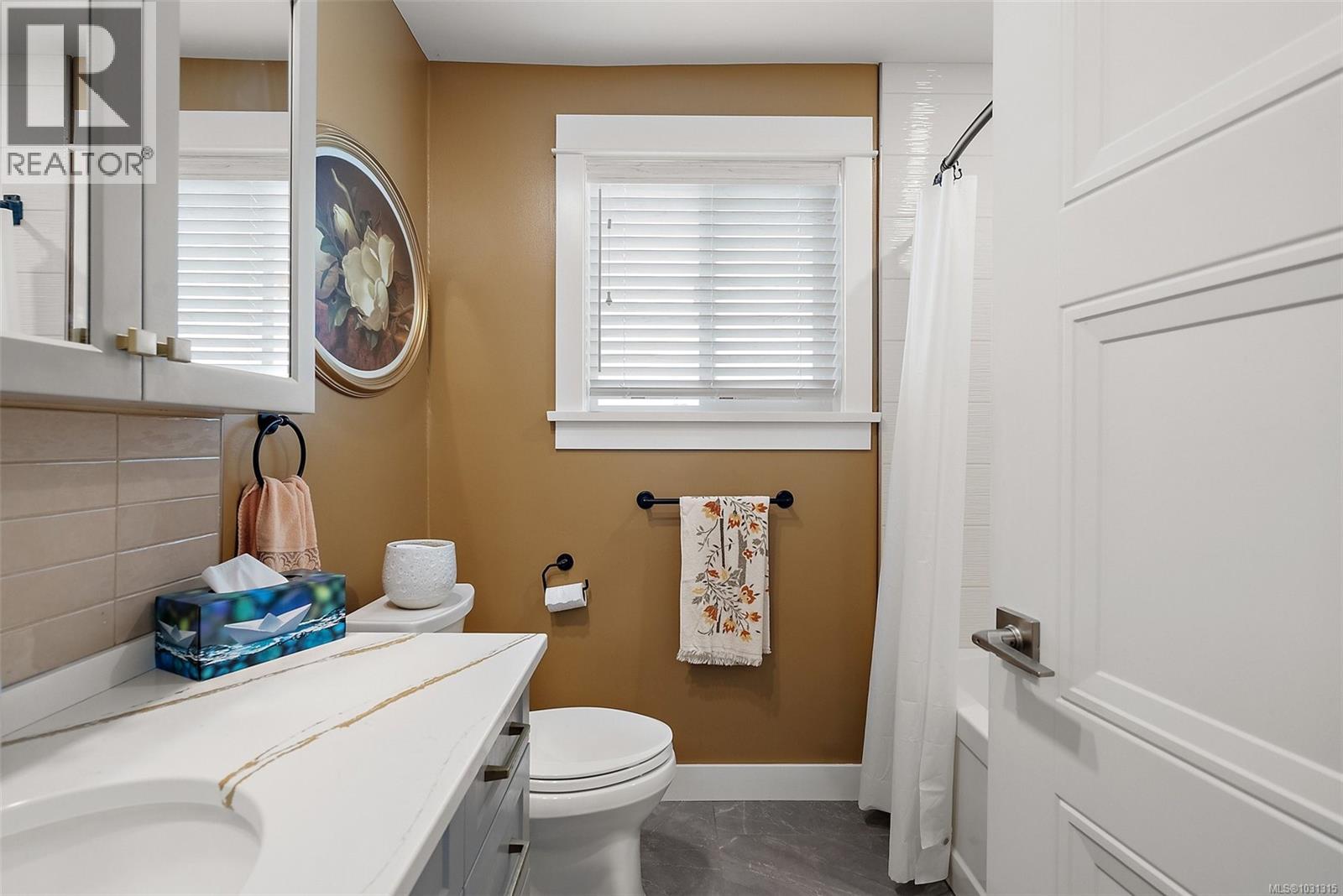  2485 Orchard Avenue, Sidney