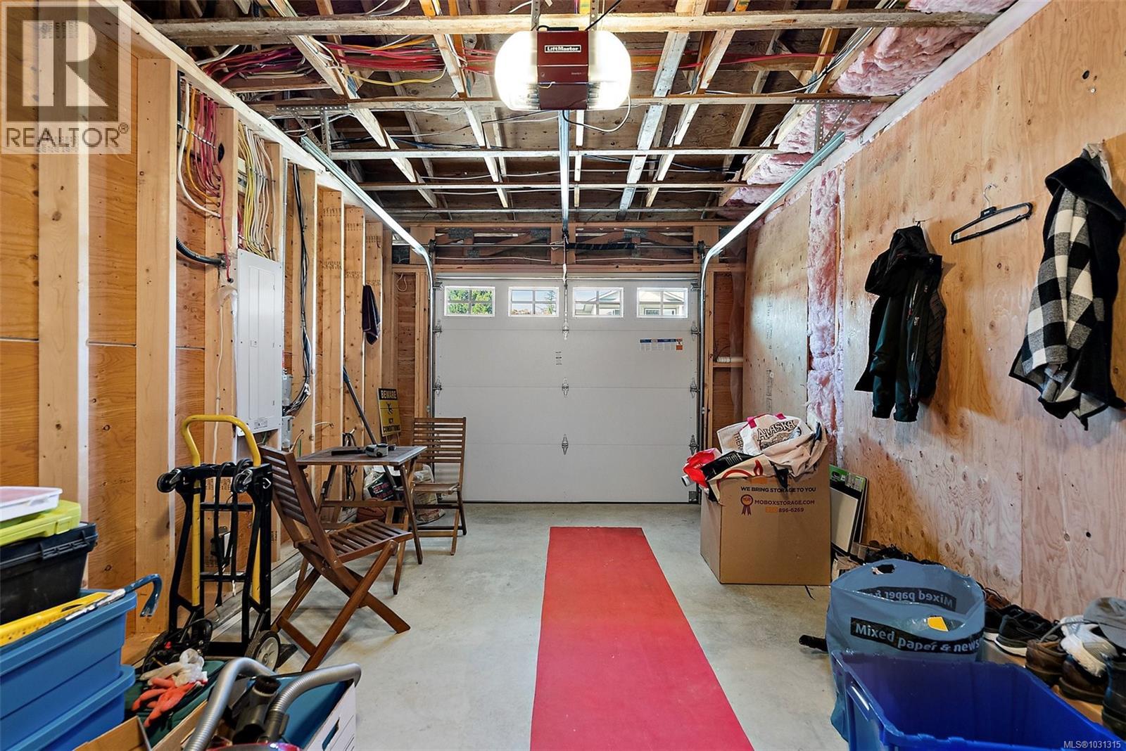  2485 Orchard Avenue, Sidney