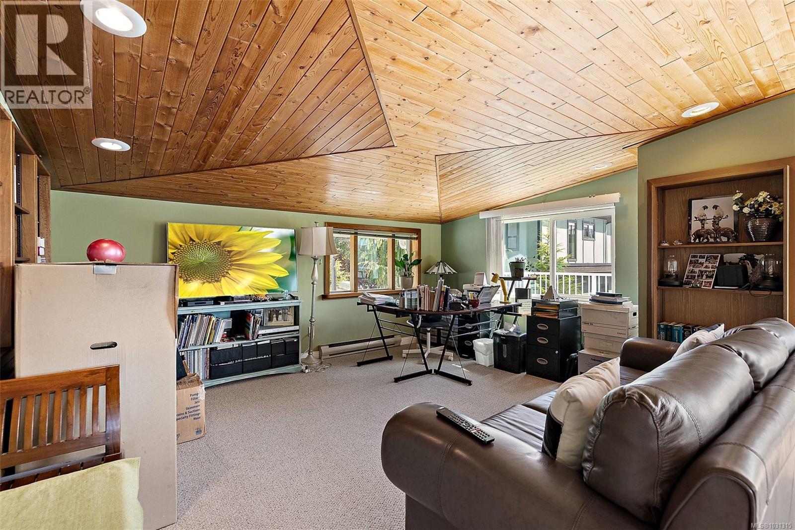  2485 Orchard Avenue, Sidney