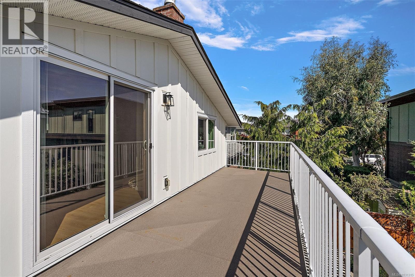  2485 Orchard Avenue, Sidney