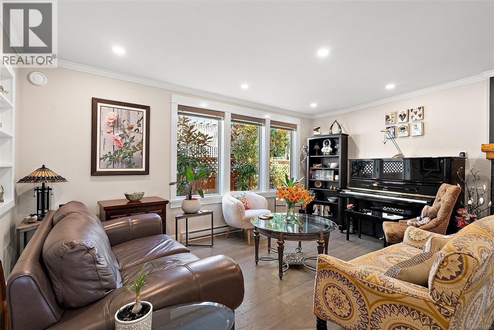  2485 Orchard Avenue, Sidney