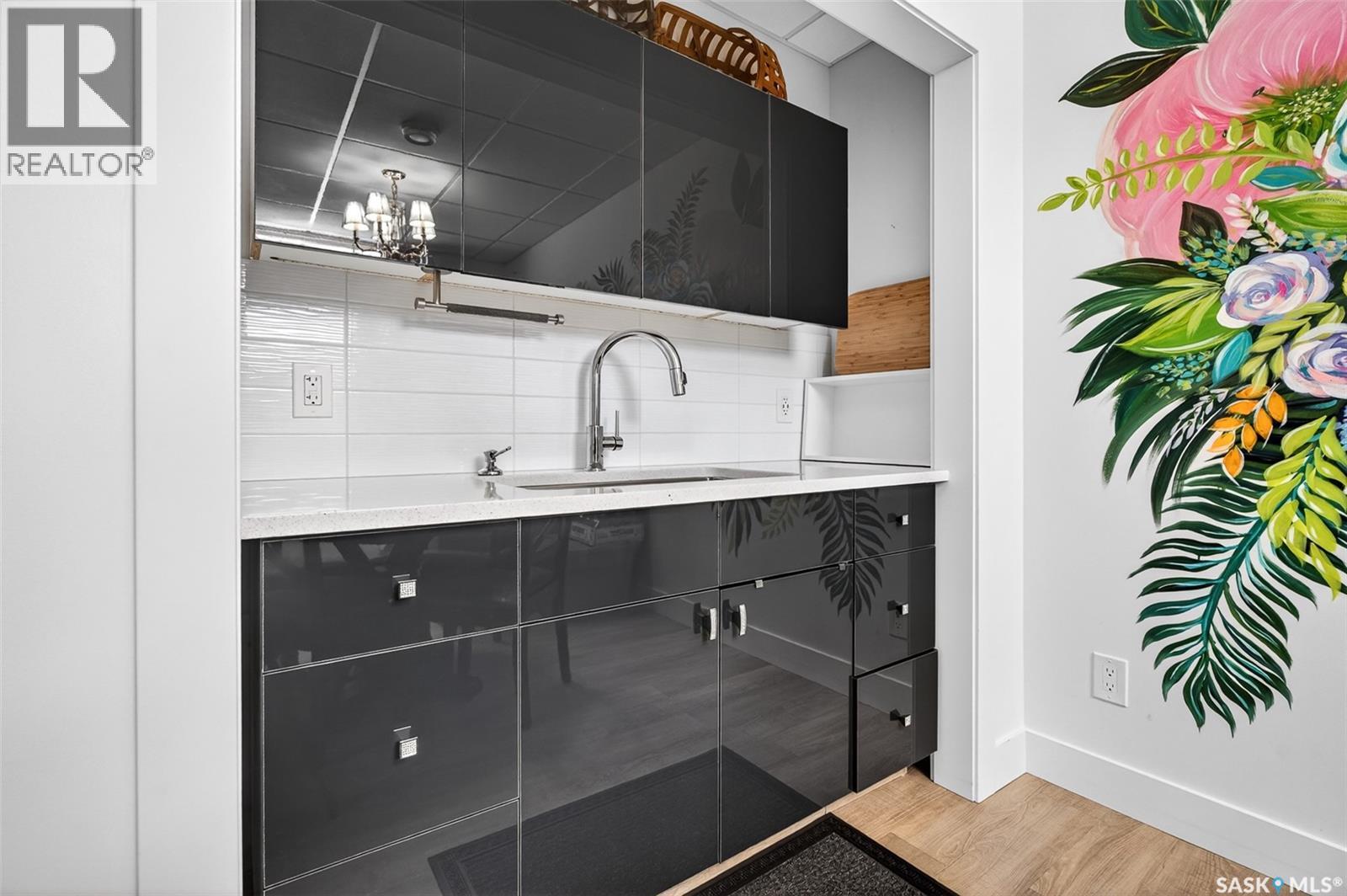 1160 Willow AVENUE - 33