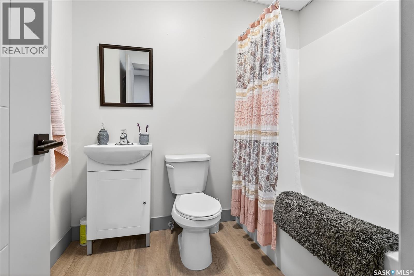 1160 Willow AVENUE - 44