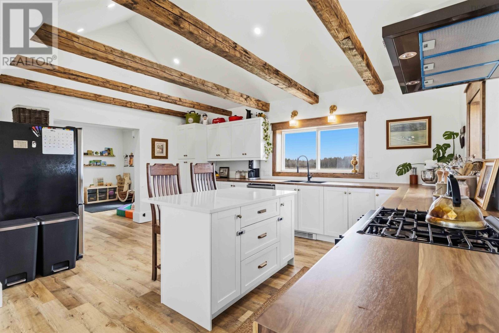 Property 10 of 49 of 2050 Indian Road