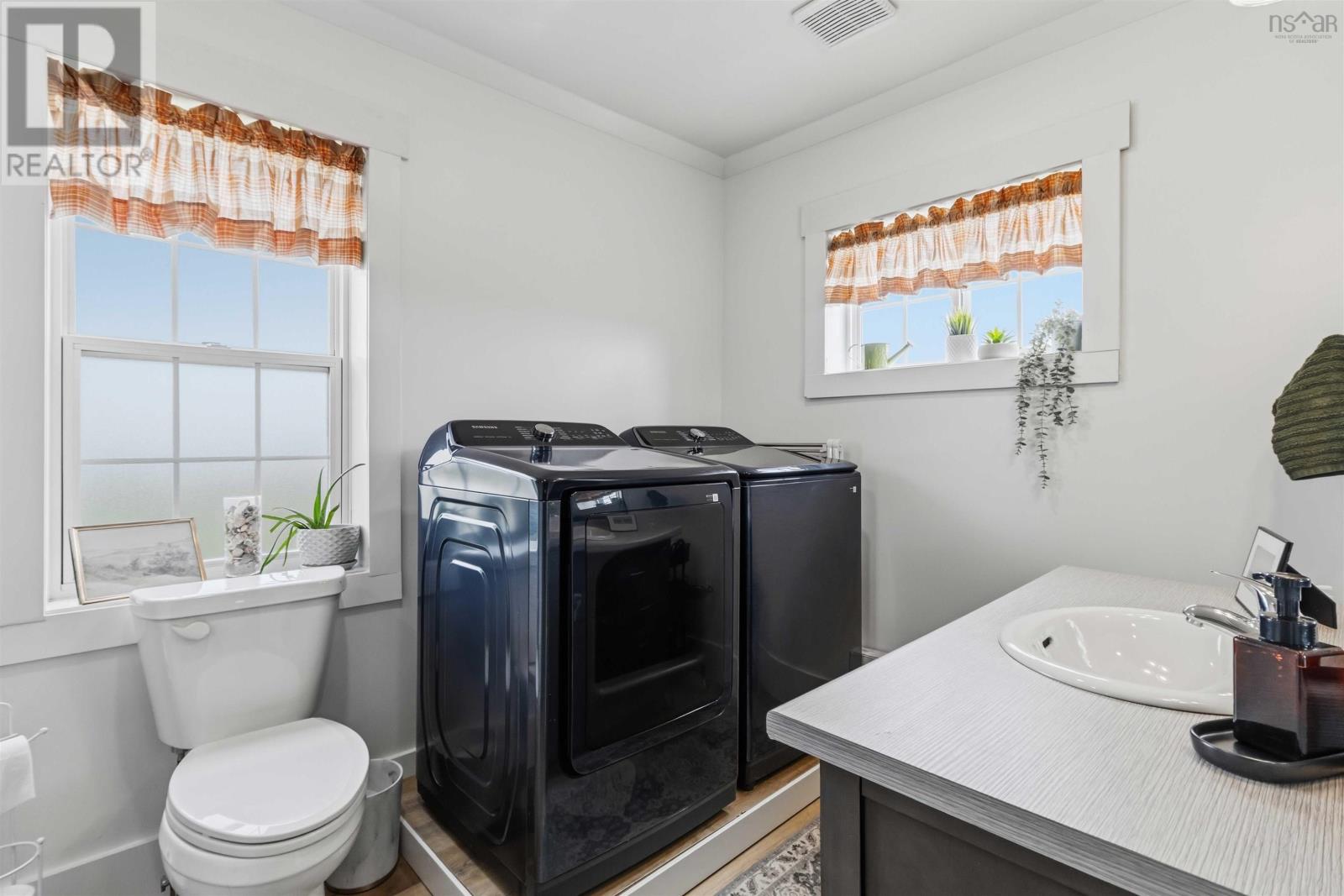 Property 31 of 49 of 2050 Indian Road