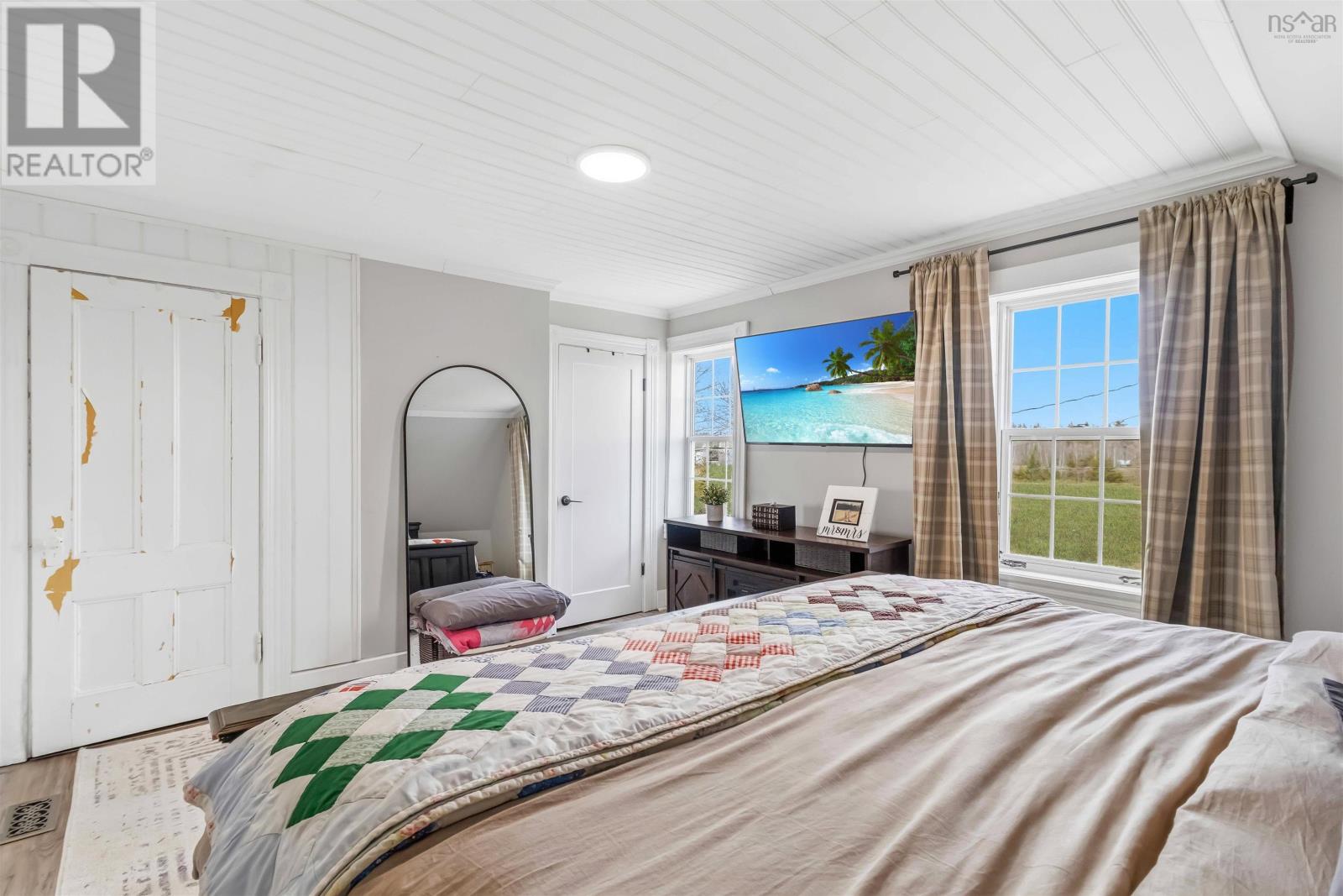 Property 35 of 49 of 2050 Indian Road