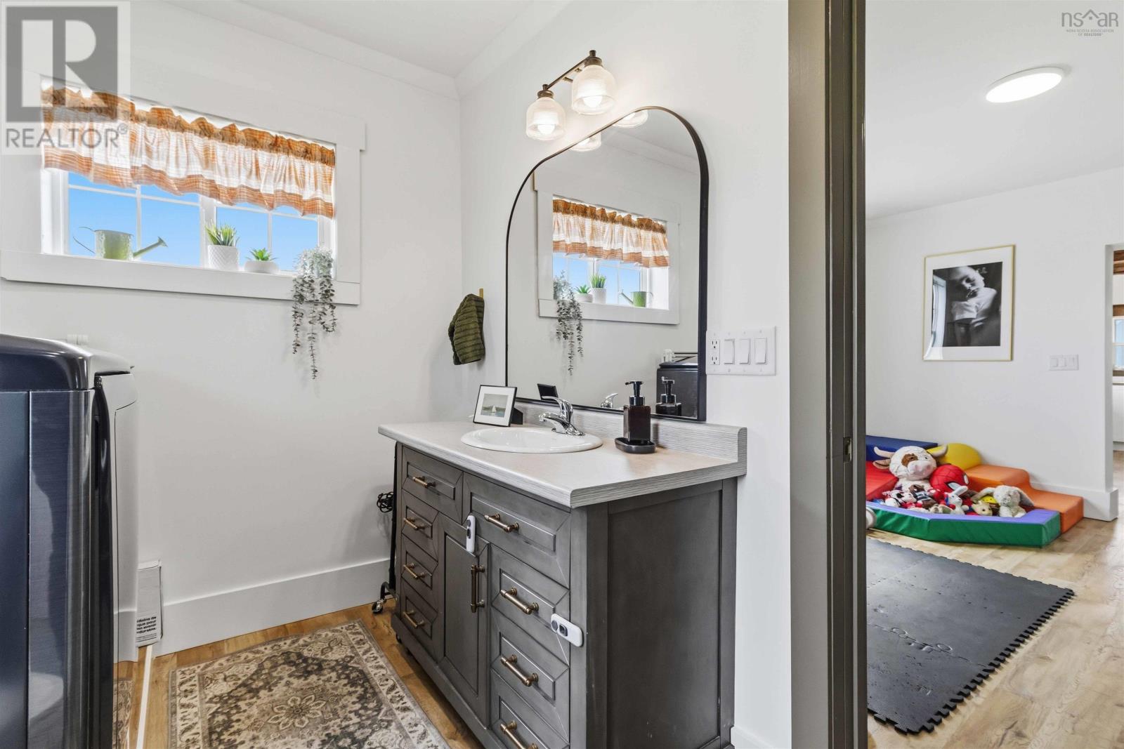 Property 32 of 49 of 2050 Indian Road