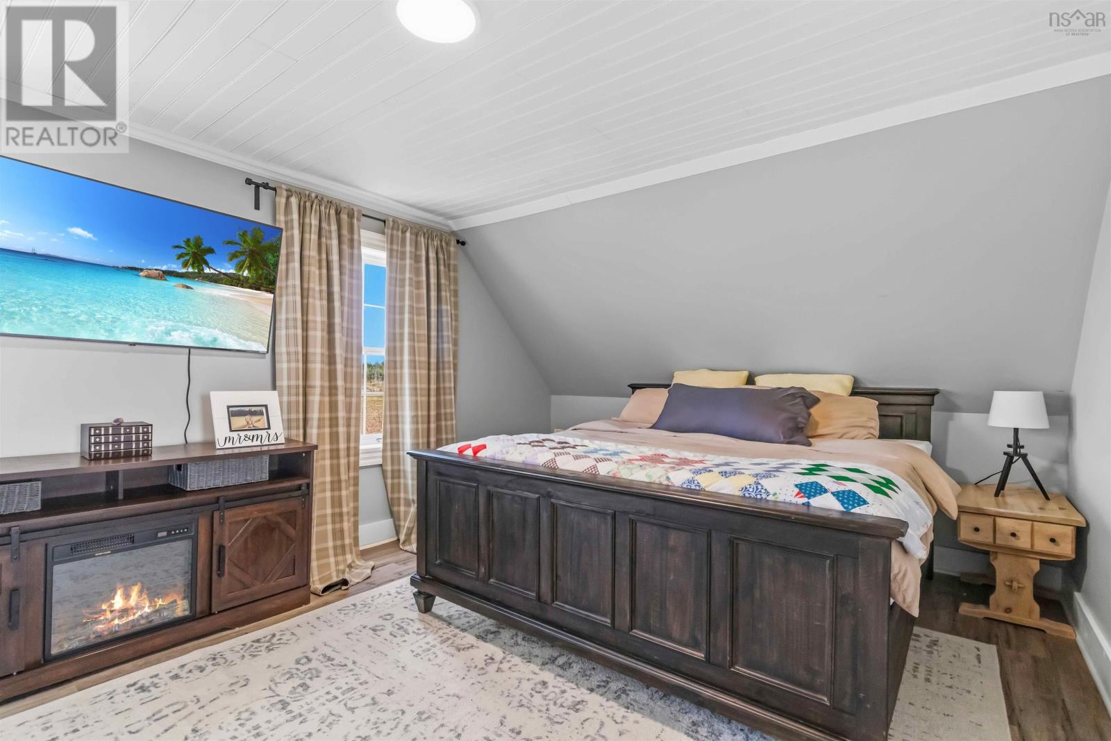 Property 34 of 49 of 2050 Indian Road