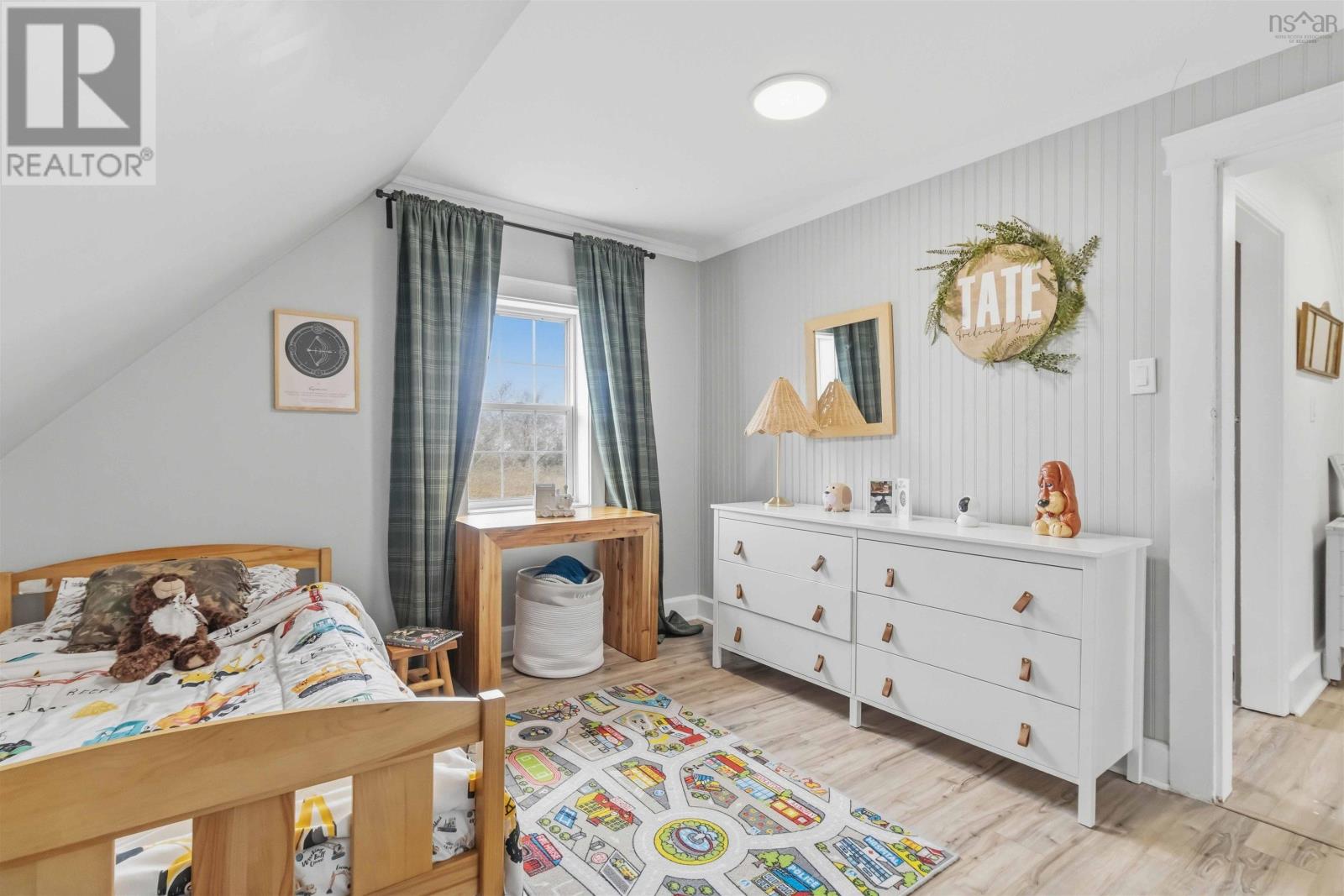 Property 38 of 49 of 2050 Indian Road