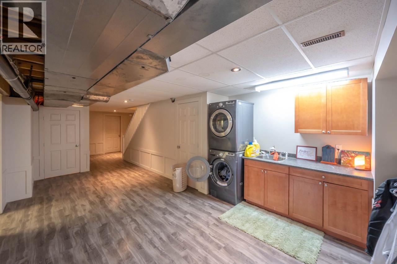  300 Jones Way Road, Oliver