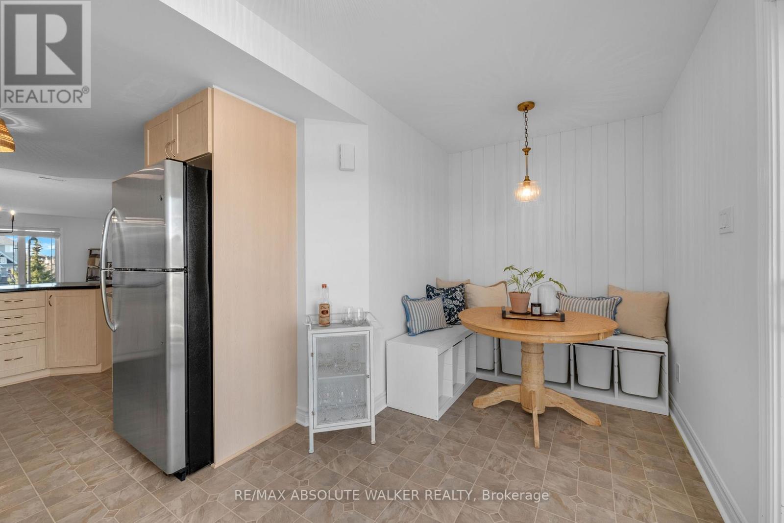 #32 633 LAKERIDGE DRIVE - 12
