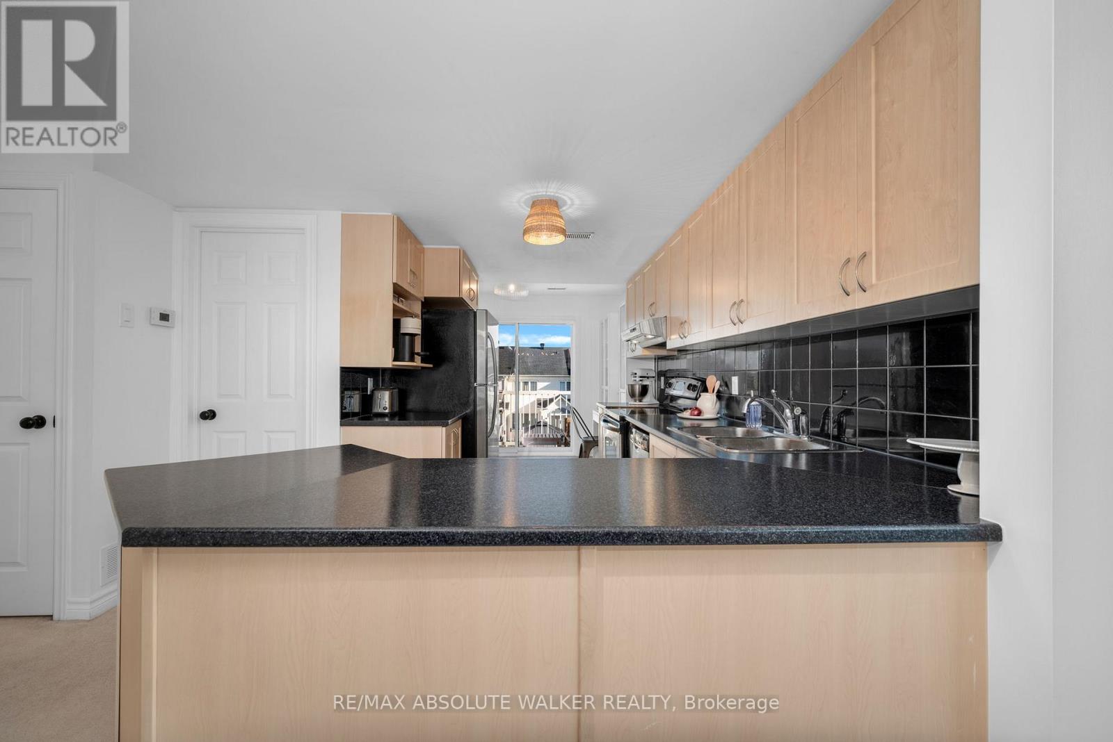 32 - 633 LAKERIDGE DRIVE — photo 9