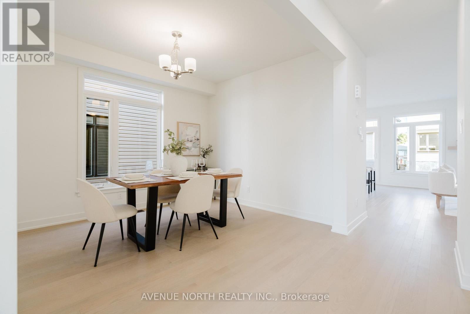 1729 ROTTERDAM CIRCLE - 12