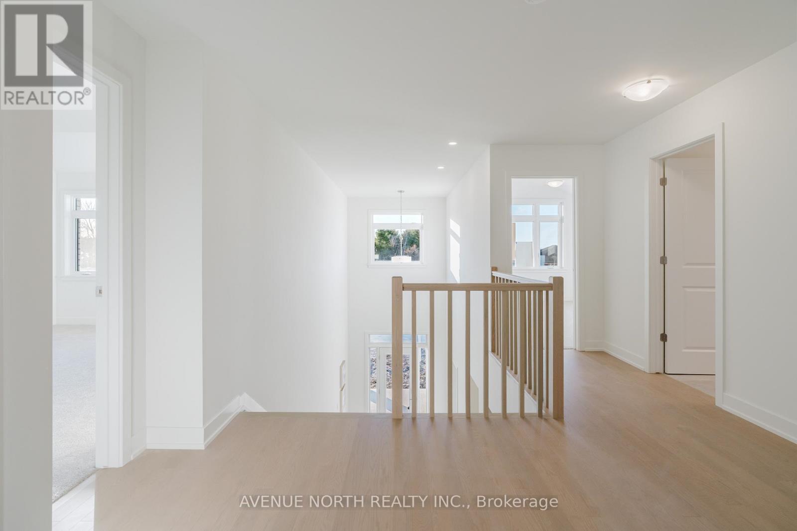 1729 ROTTERDAM CIRCLE - 29
