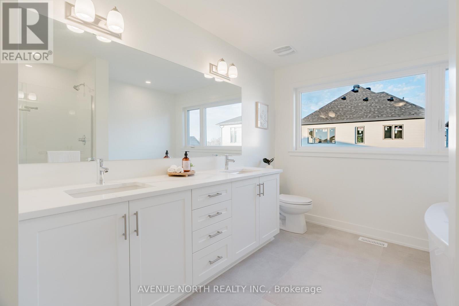 1729 ROTTERDAM CIRCLE - 34