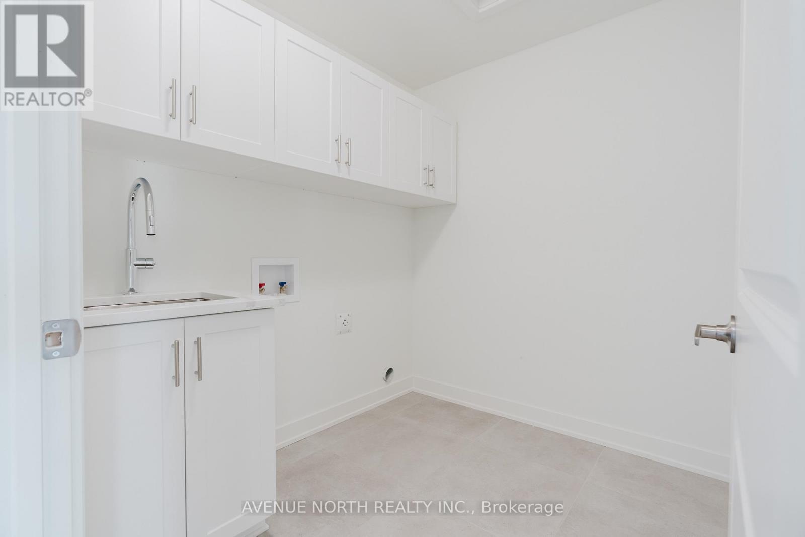 1729 ROTTERDAM CIRCLE - 38