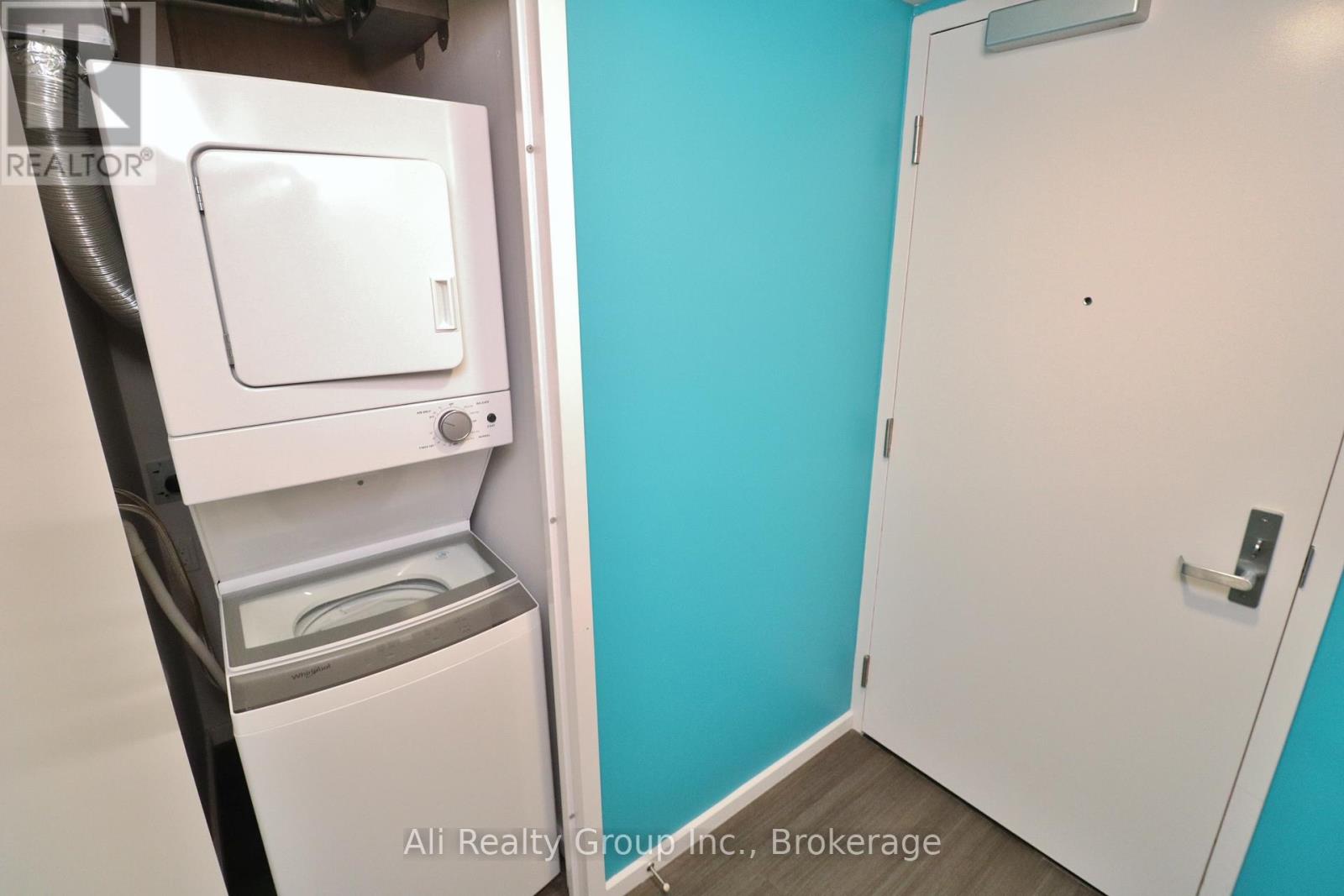 2701 - 105 CHAMPAGNE AVENUE S — photo 17