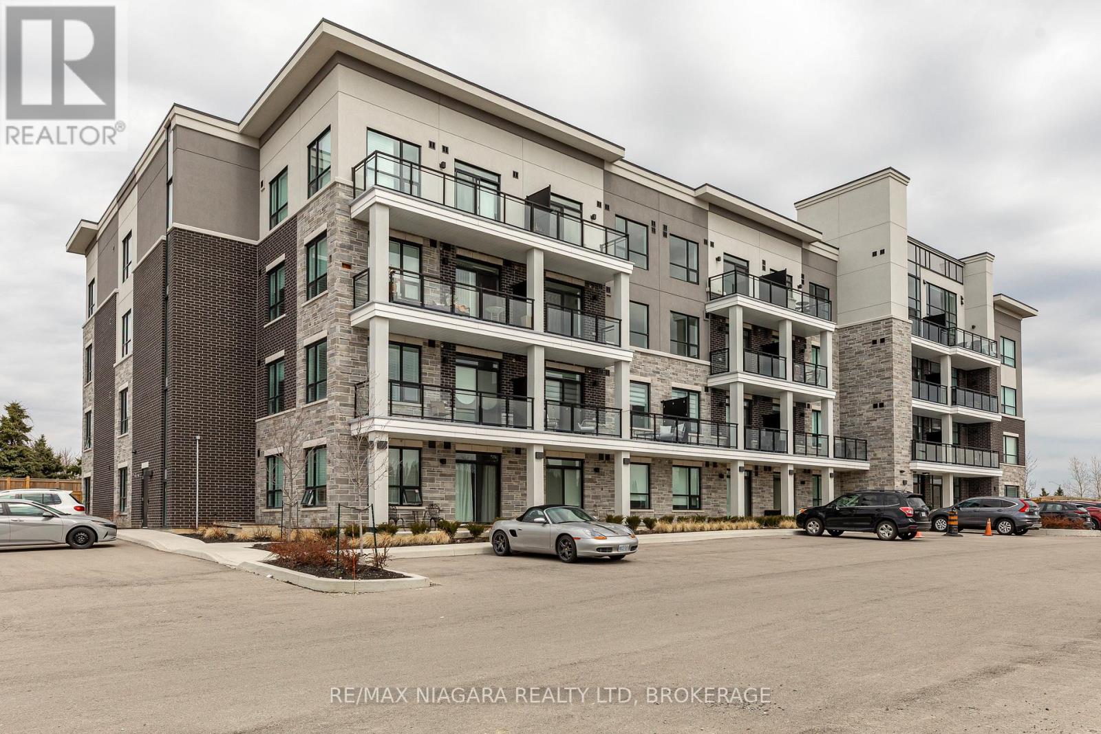 #208 120 SPRINGVALLEY CRESCENT - 1