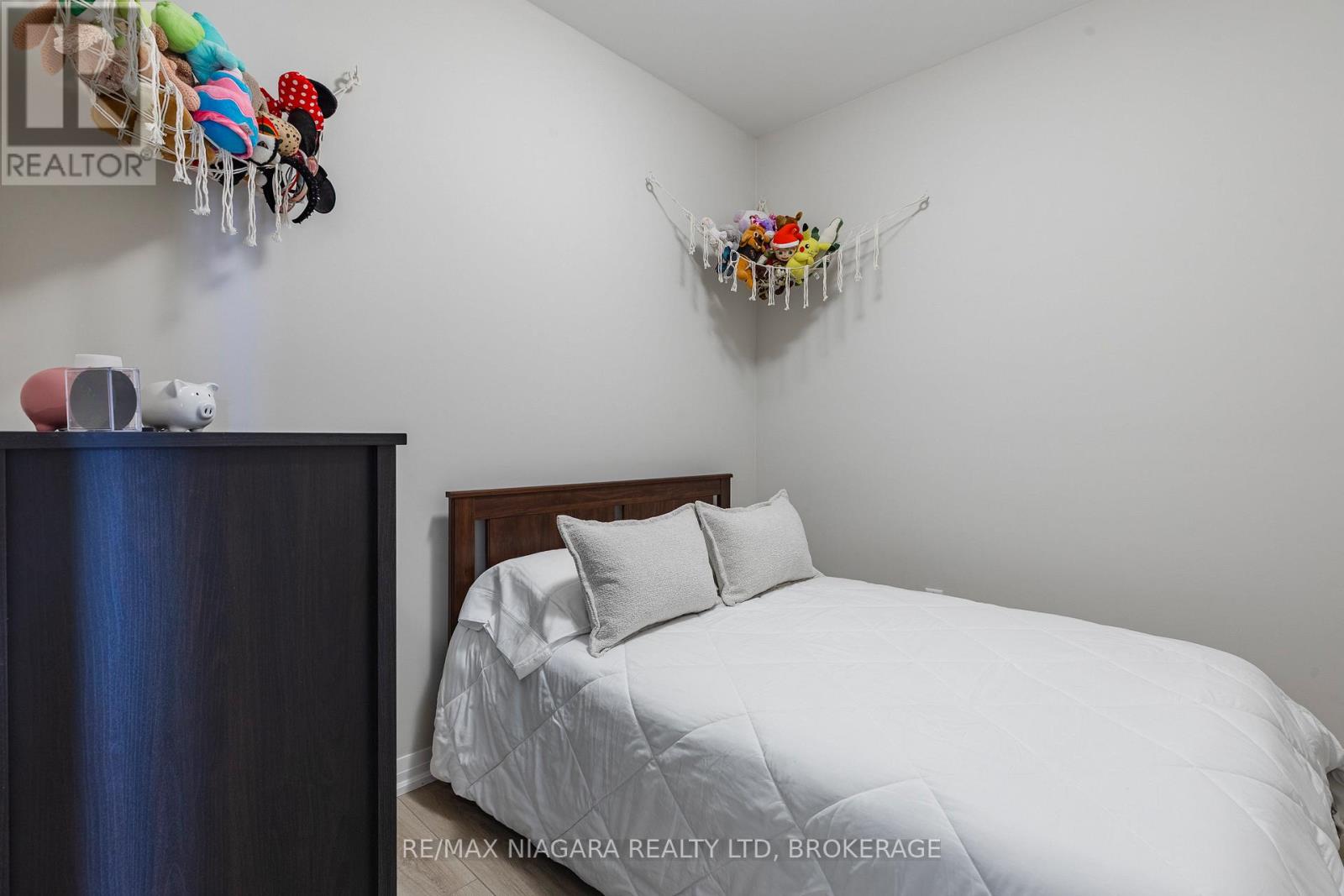 #208 120 SPRINGVALLEY CRESCENT - 31