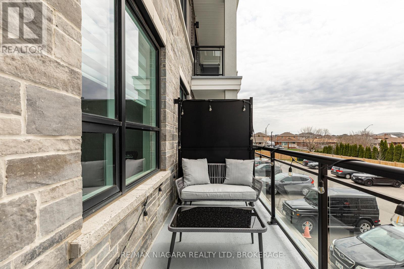 #208 120 SPRINGVALLEY CRESCENT - 41
