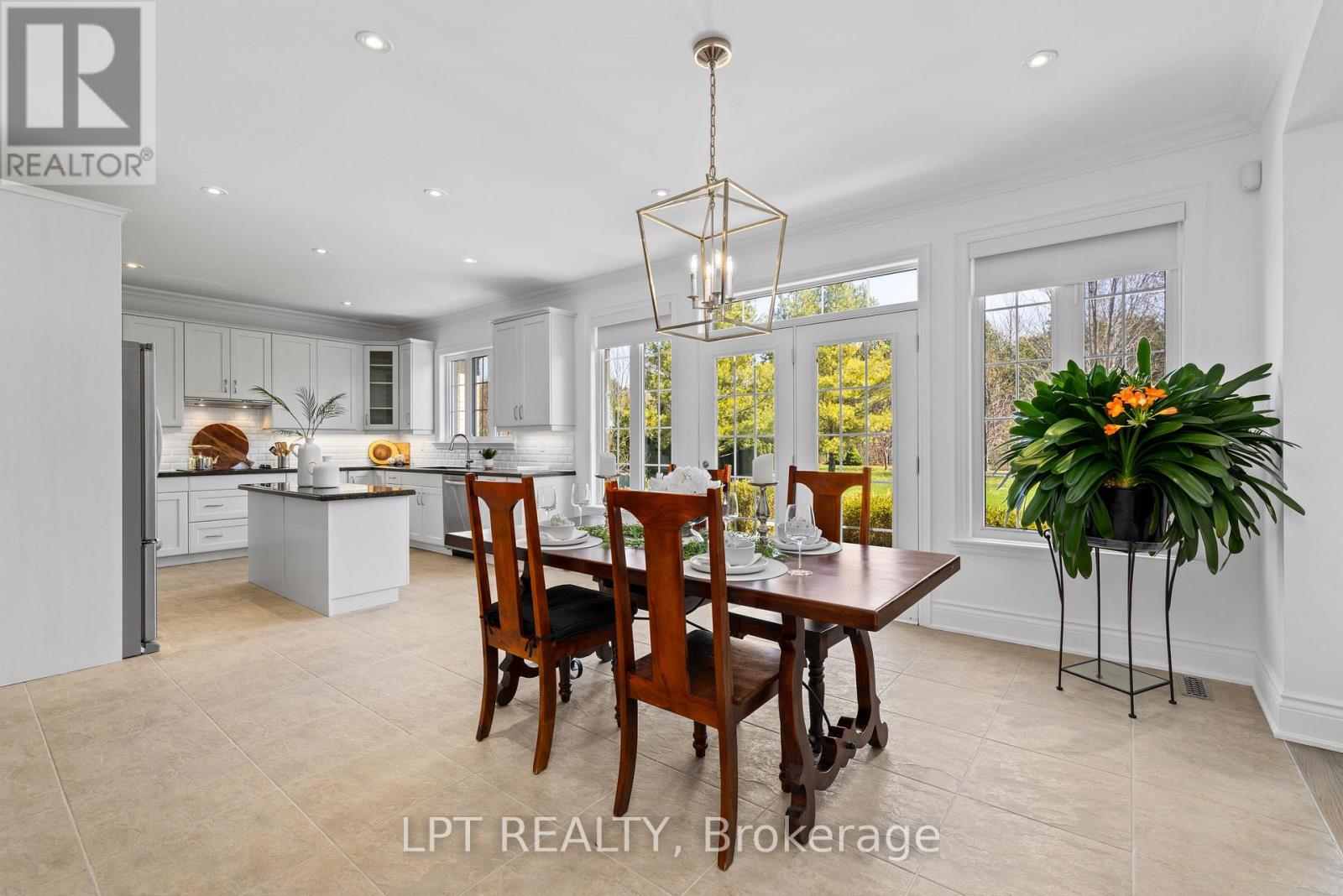 5 WOLFORD COURT — photo 17