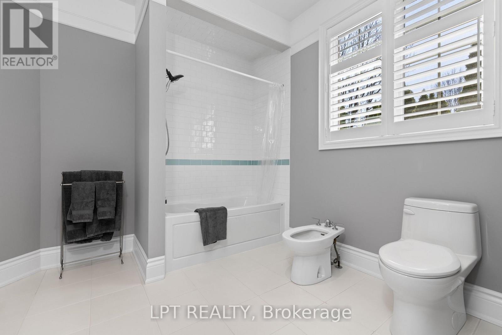5 WOLFORD COURT — photo 28