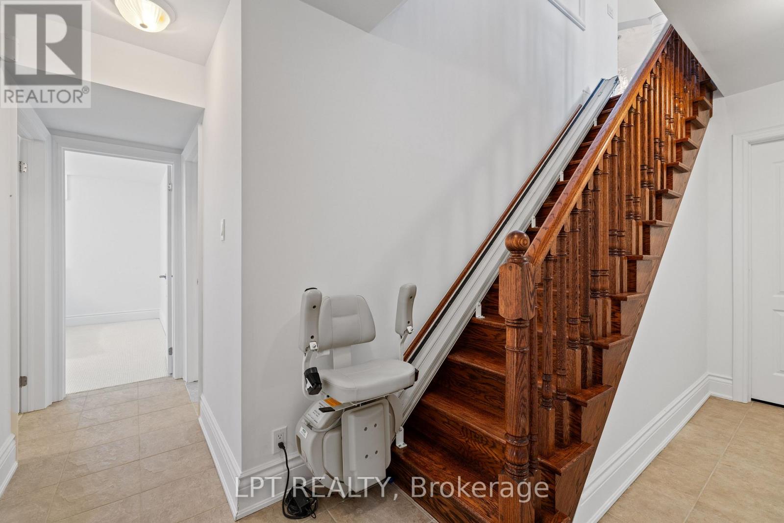 5 WOLFORD COURT — photo 33
