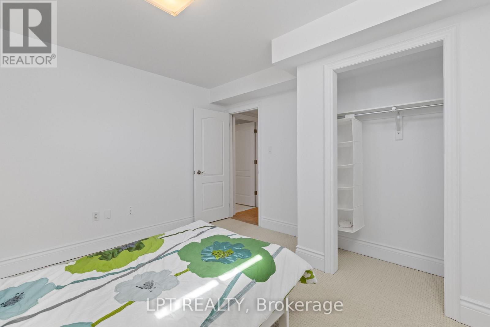 5 WOLFORD COURT — photo 37