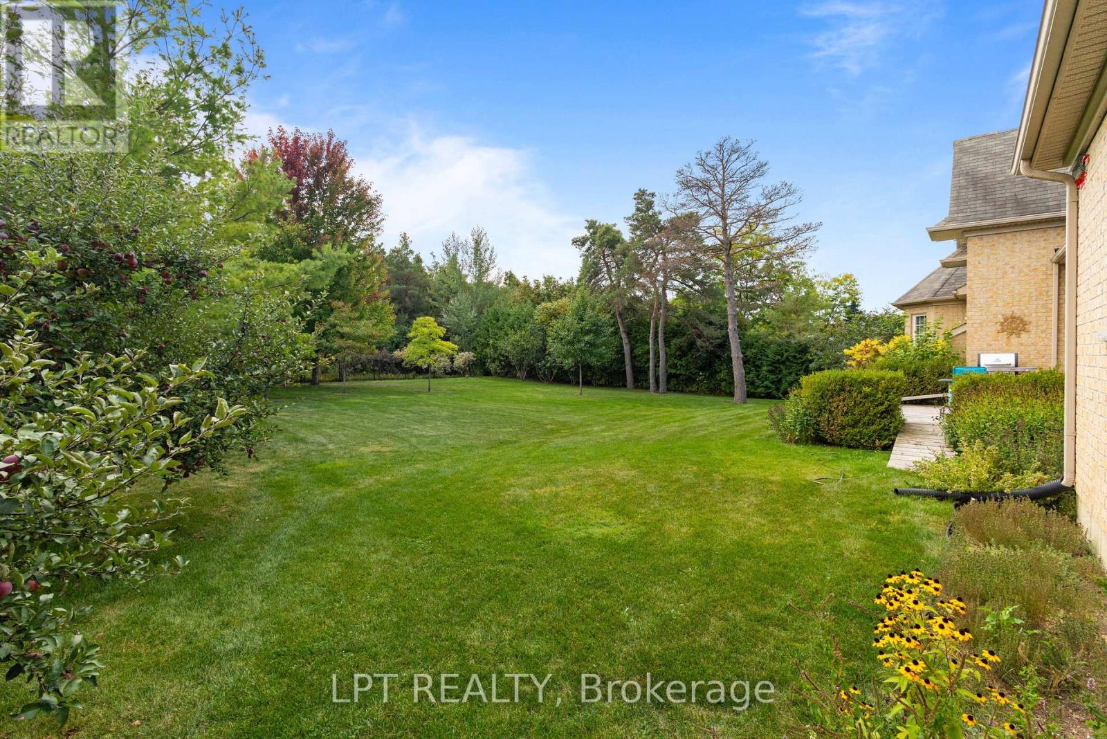 5 WOLFORD COURT — photo 42