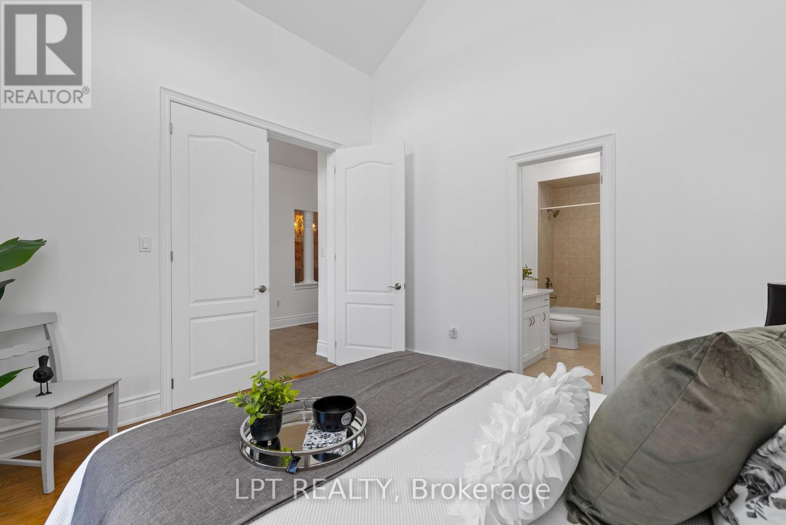 5 WOLFORD COURT — photo 30