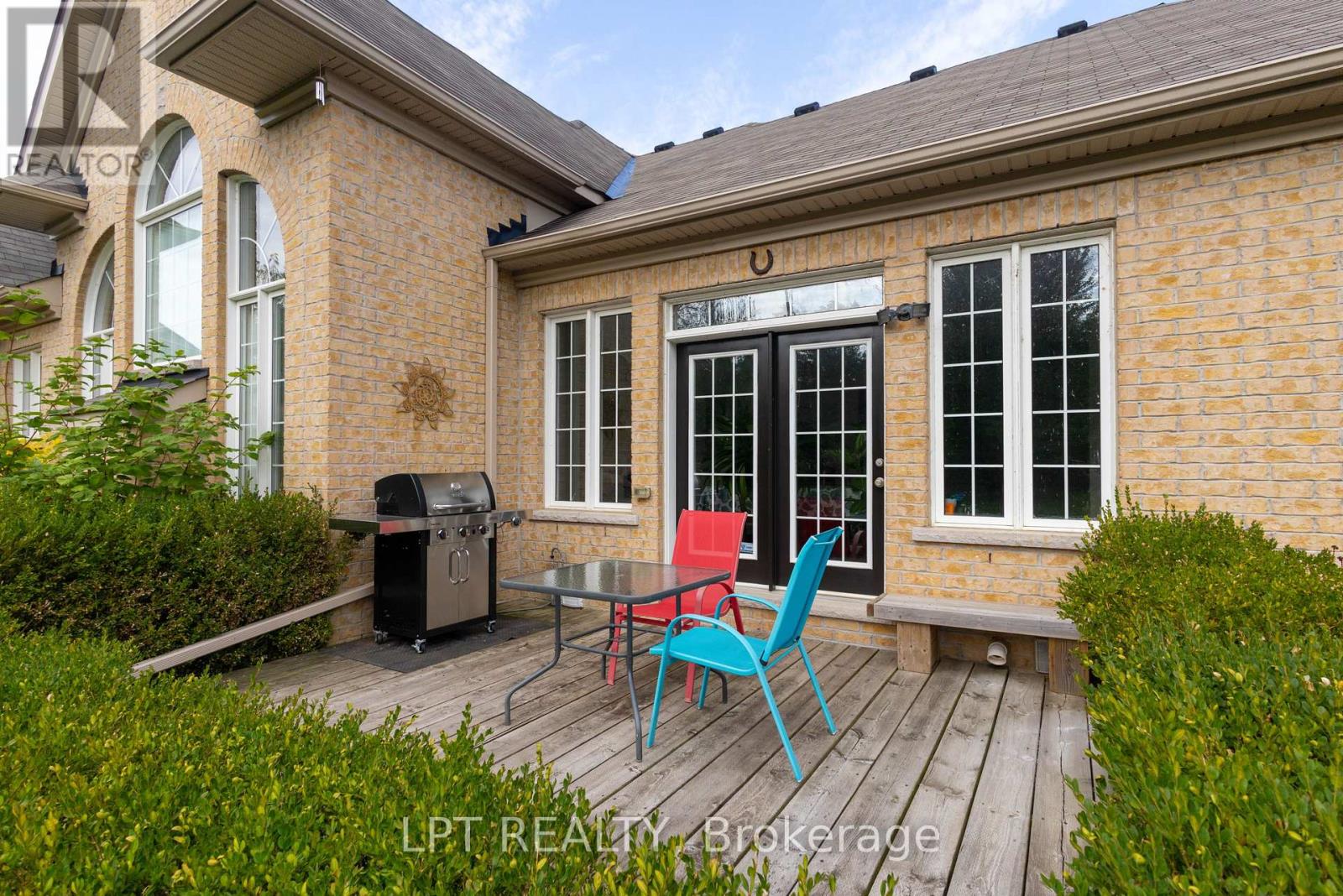 5 WOLFORD COURT — photo 40