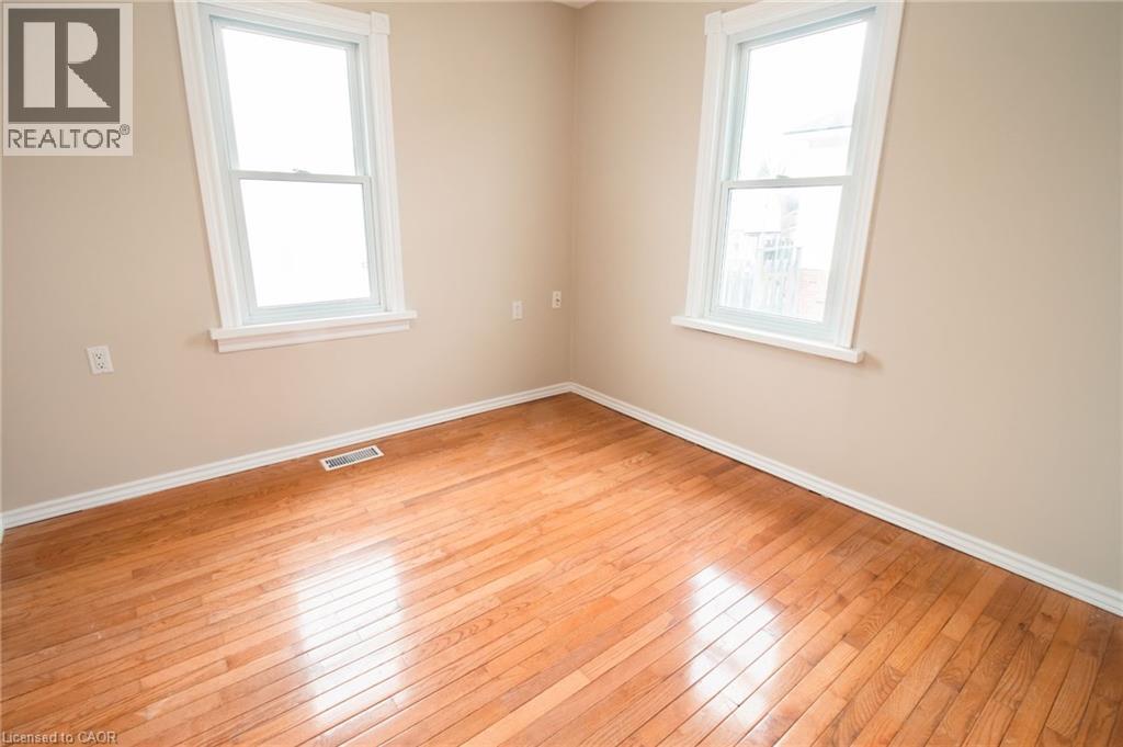539 WOODLAWN Road Unit# 1, Welland, Ontario, L3C3K2 — Photo 16