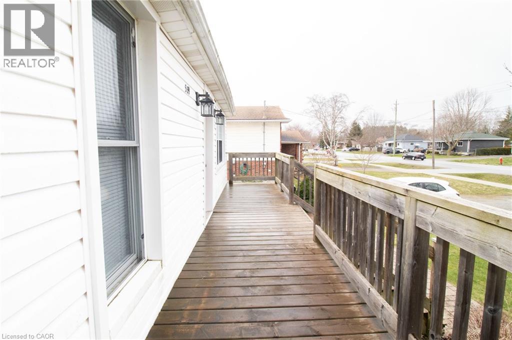 539 WOODLAWN Road Unit# 1, Welland, Ontario, L3C3K2 — Photo 2