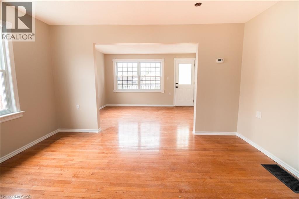 539 WOODLAWN Road Unit# 1, Welland, Ontario, L3C3K2 — Photo 4
