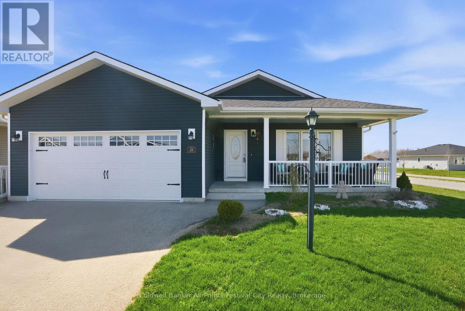 88 LAKE BREEZE DRIVE - 1