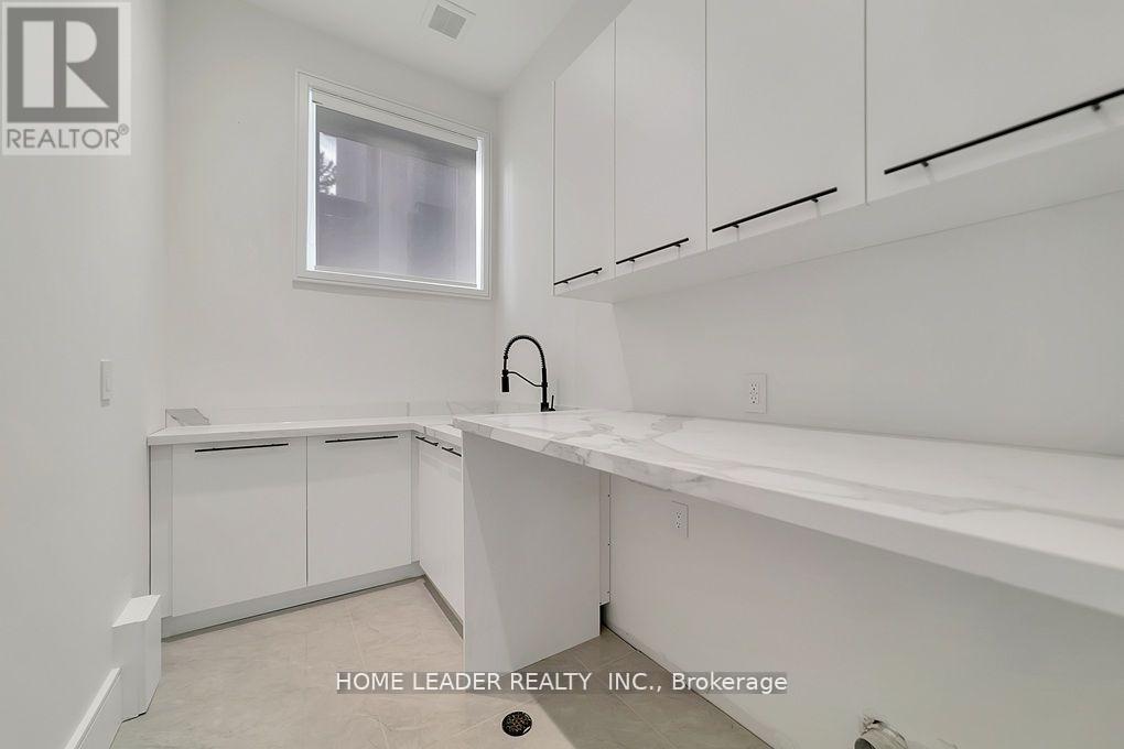 169 POYNTZ AVENUE — photo 32