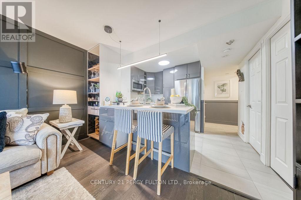 #1201 725 KING STREET W - 2