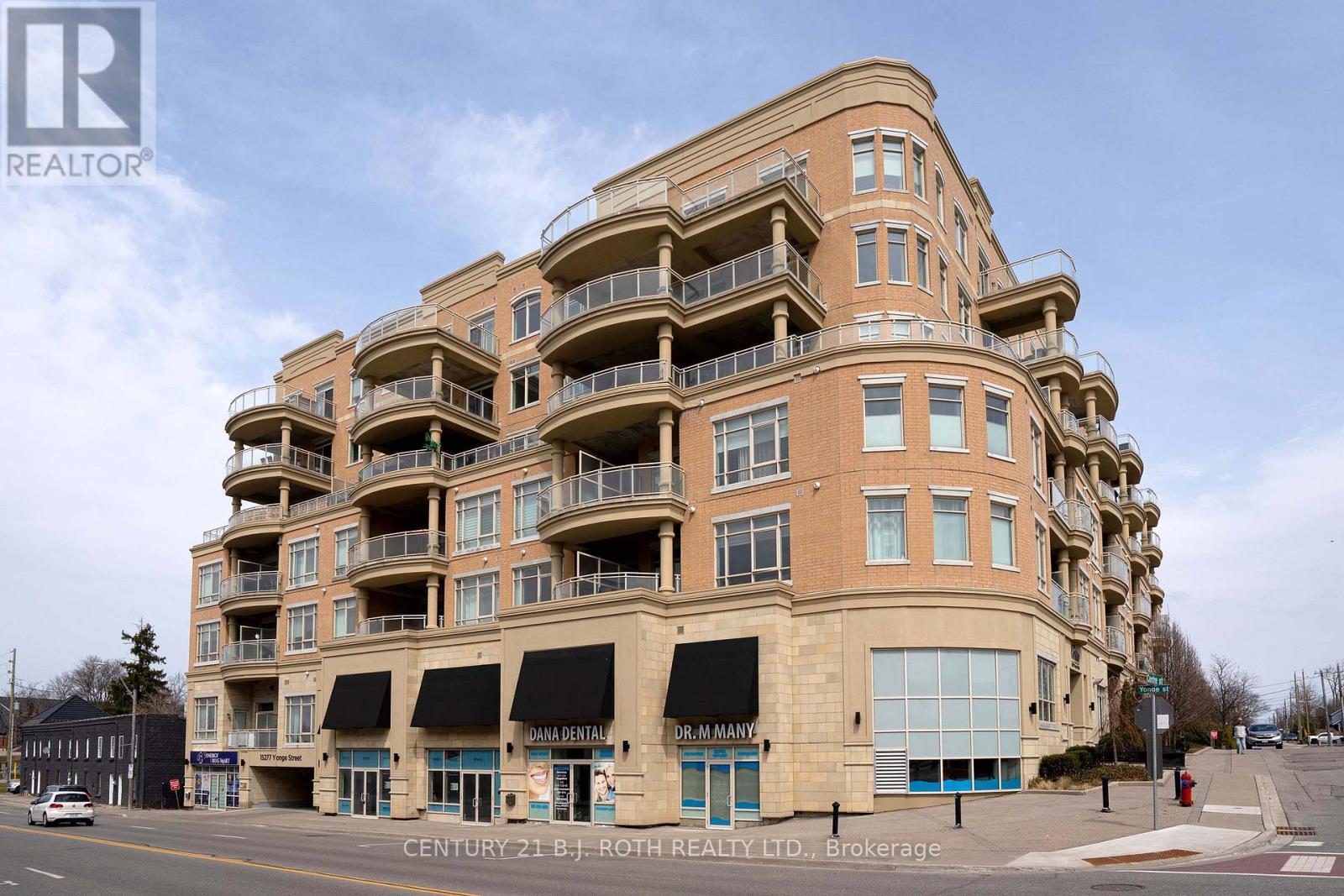 #313 15277 YONGE STREET S - 1