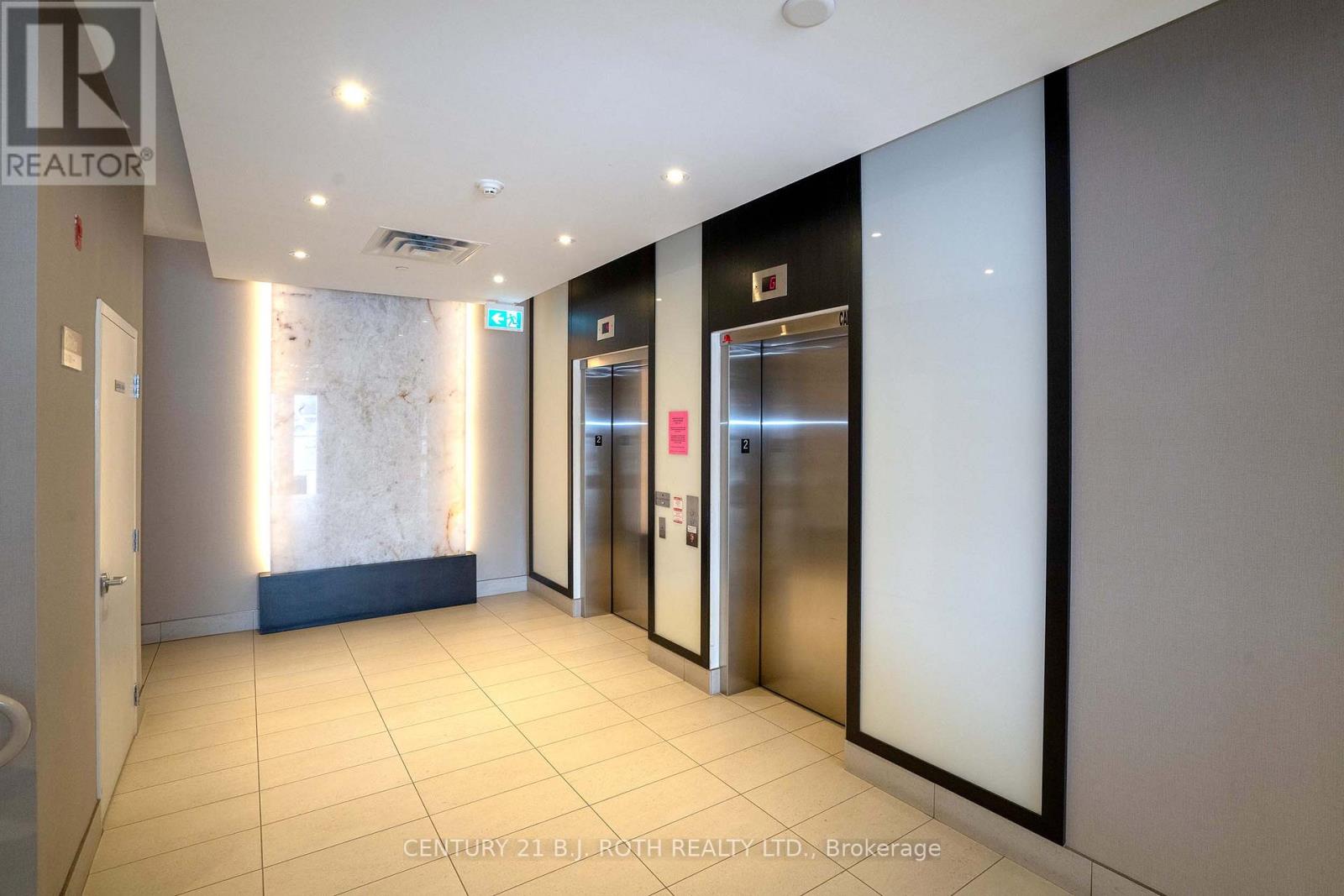 #313 15277 YONGE STREET S - 3